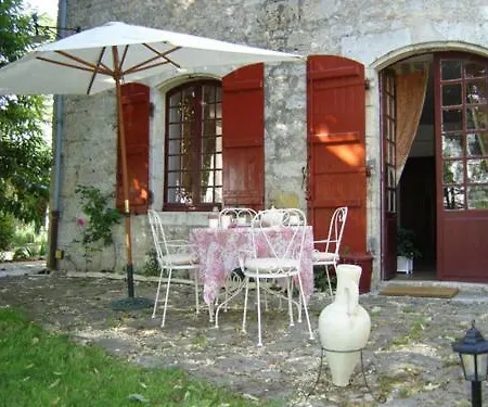 Chambres D'hotes La Gentilhommiere - Restaurant Etincelles Bed & Breakfast 3*