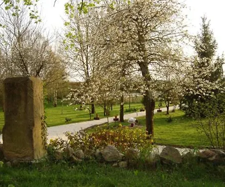 Chambres D'hotes La Gentilhommiere - Restaurant Etincelles Bed & Breakfast