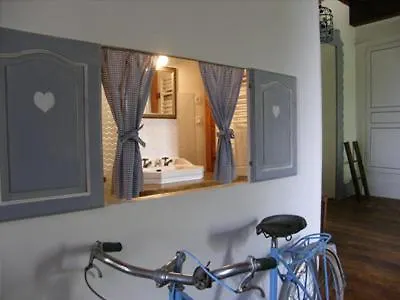 Chambres D'hotes La Gentilhommiere - Restaurant Etincelles Bed & Breakfast